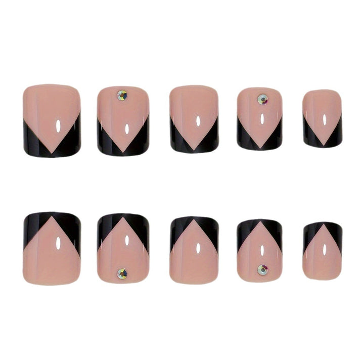 Künstlerisches French Tip Nageldesign Karnz