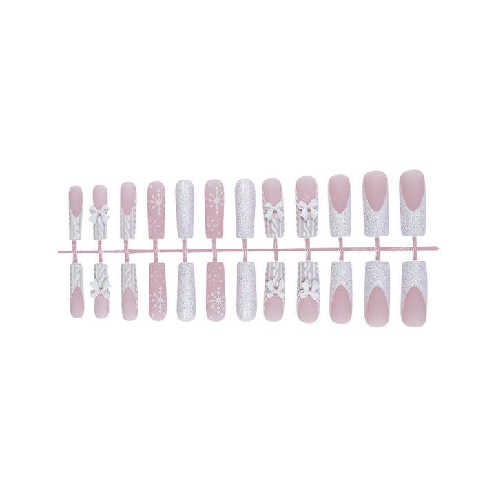 Dekorativer Press-On-Nagel-Set mit eleganten Designs Karnz