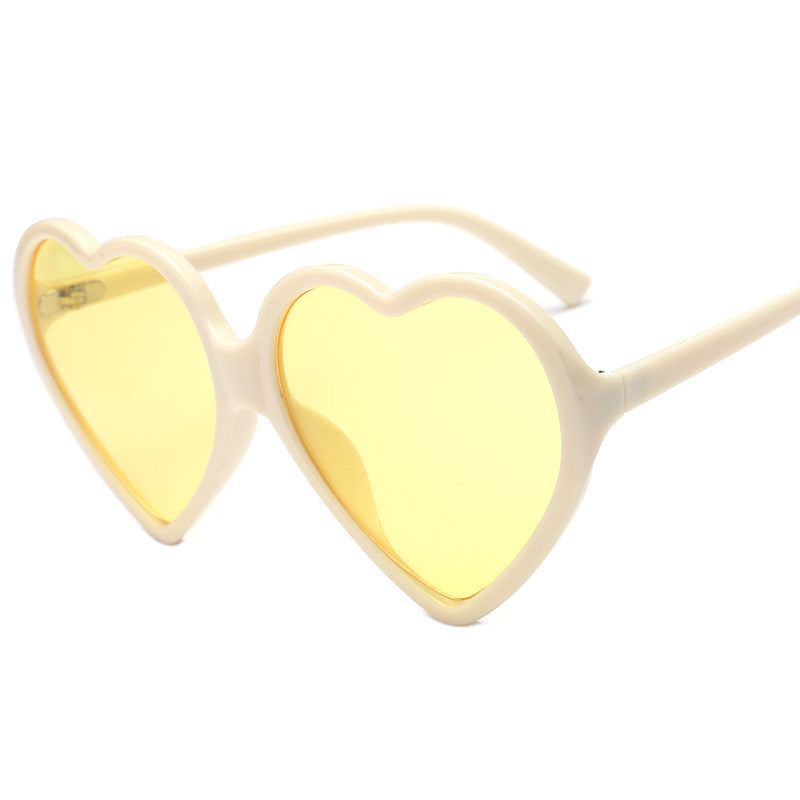 Damen Herzförmige Sonnenbrille mit stylishem Rahmen Karnz