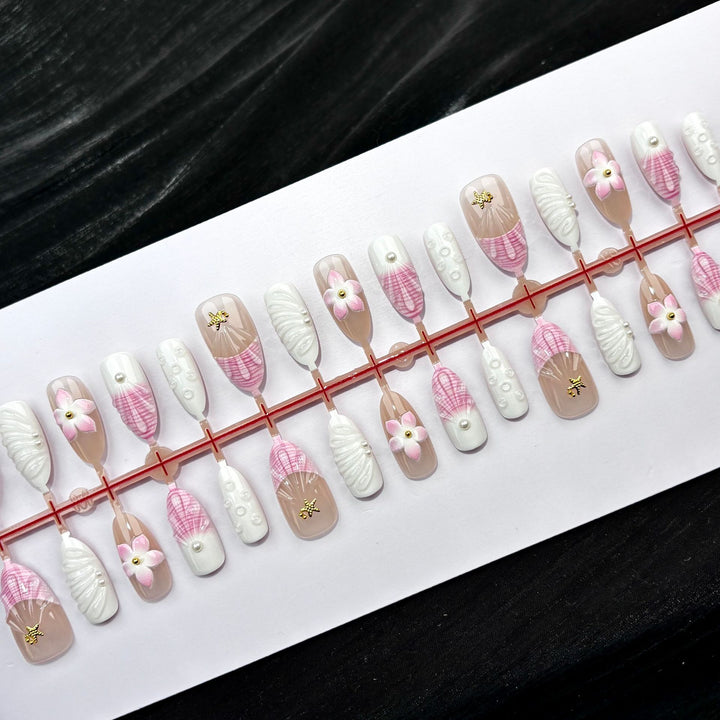 Künstlerische Press-On-Nageldesign-Kollektion