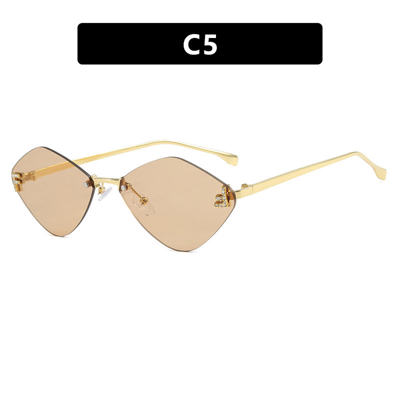 Damen geometrische Sonnenbrille im extravaganten Design mit gradienten Gläsern Karnz