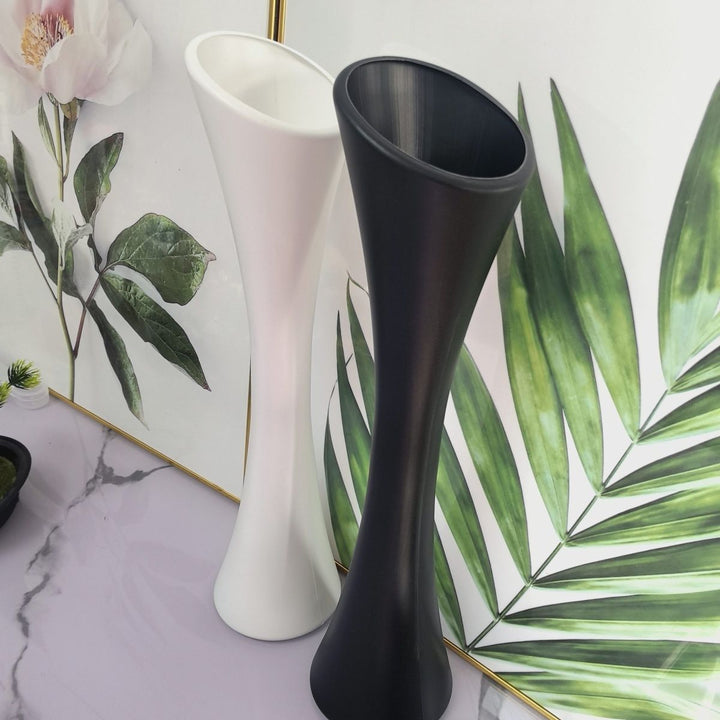 Zeitgenössische Skulpturvase Karnz