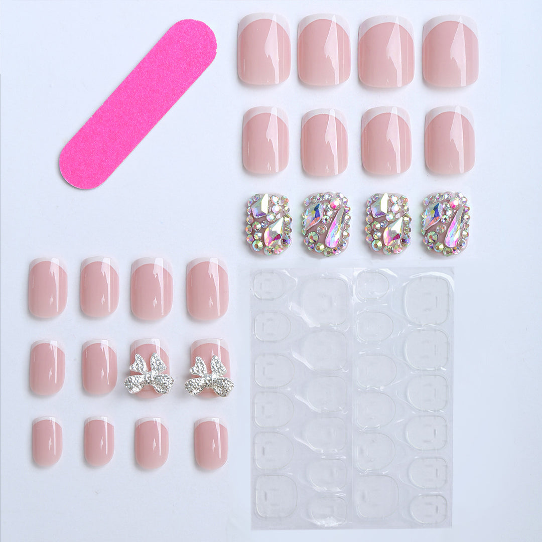 Elegante Gelnägel mit Glitzerstein Karnz