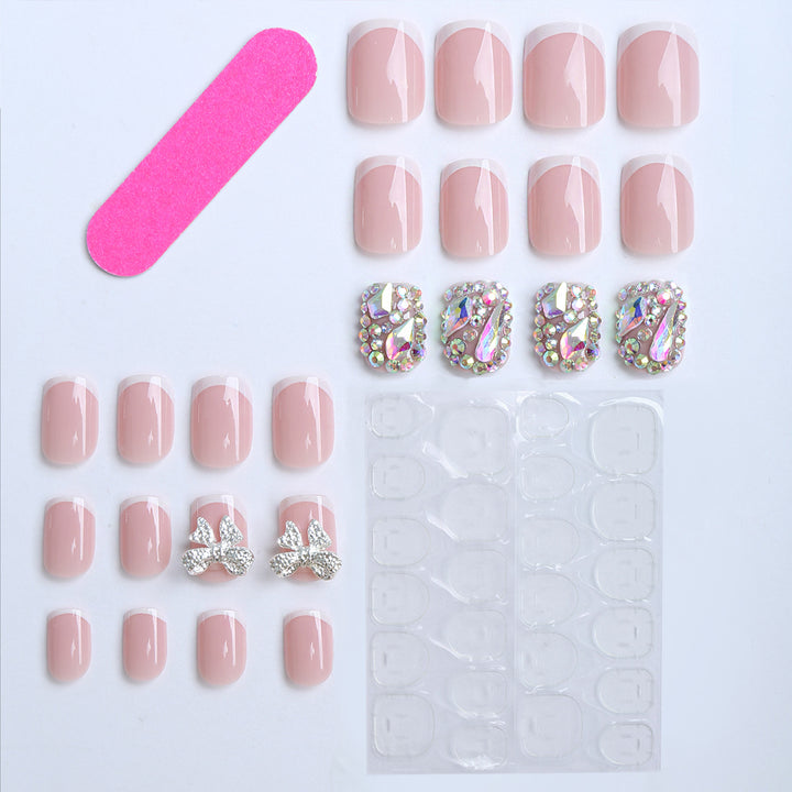 Elegante Gelnägel mit Glitzerstein Karnz
