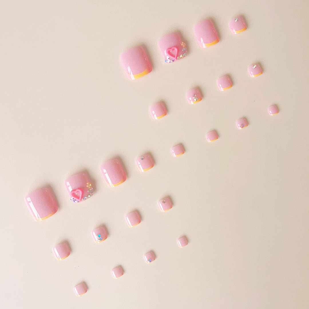 Kunstnagelset mit verspieltem 3D-Design und funkelnden Akzenten Karnz