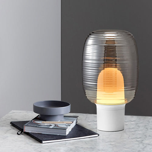 Moderne Glas Tischlampe mit strukturiertem Schirm