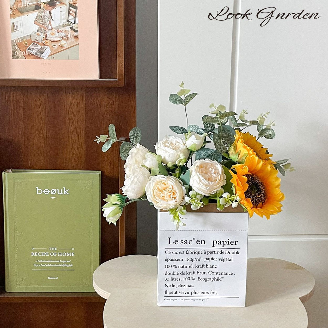 Lebensechte Blumenarrangements
