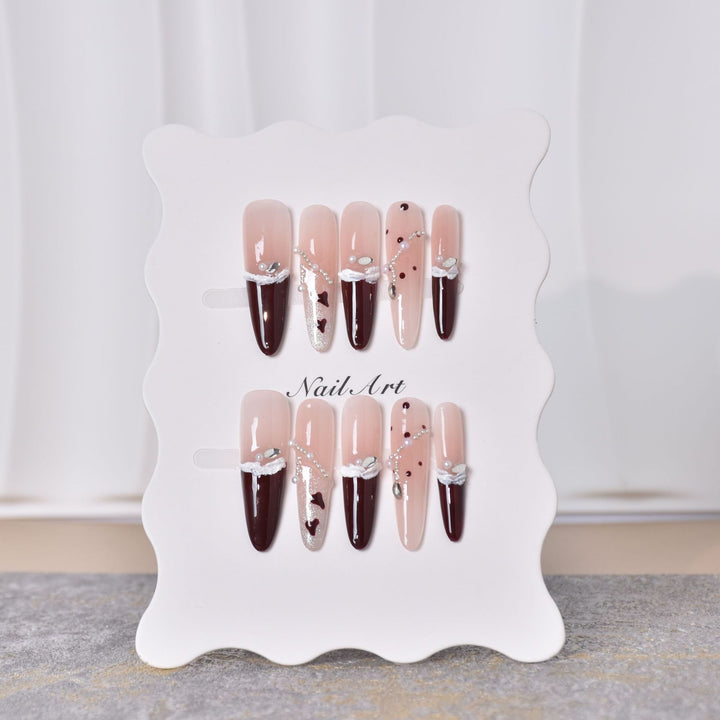 Künstlerisches Stiletto Press-On Nagelkunst Set Karnz
