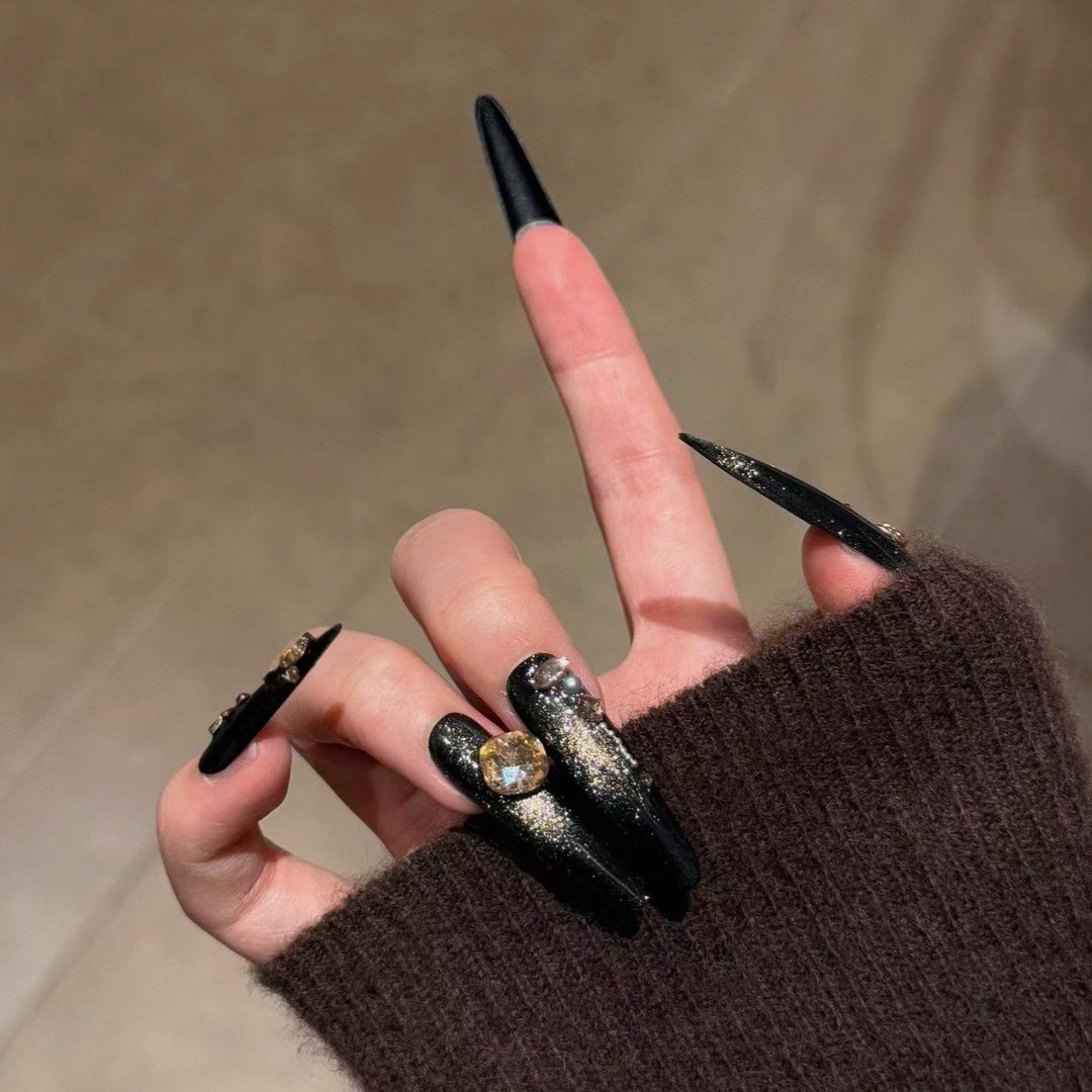 Premium Glitzerndes Stiletto Press-On Nagelset Karnz