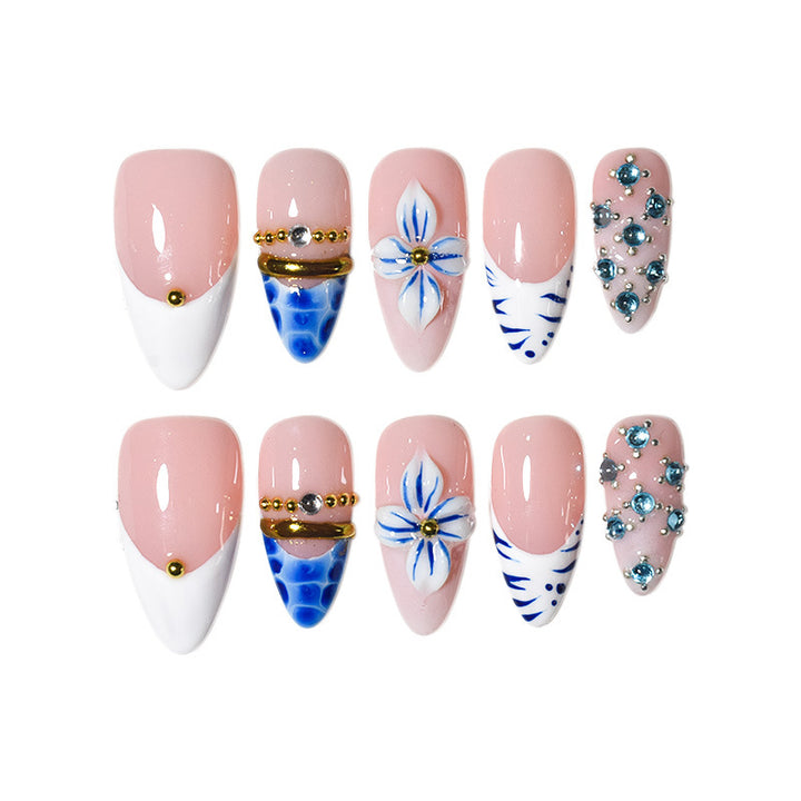 Elegante Künstlerische Press-On Nagelverlängerungen Karnz