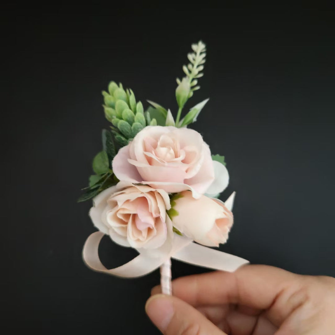 Verfeinerte florale Corsage