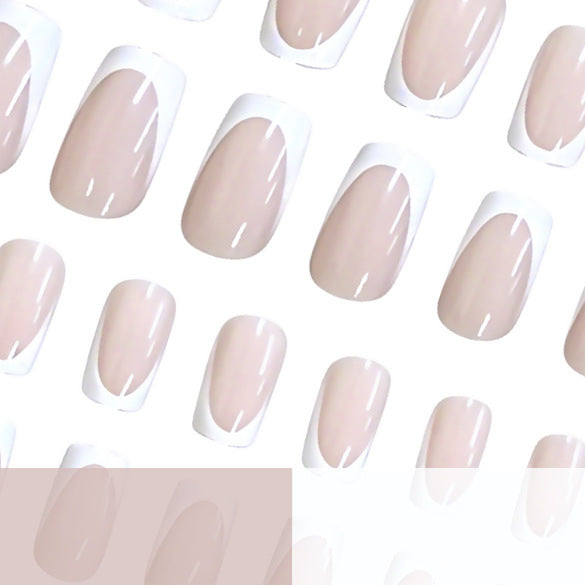 Klassische French Tip Nagel Kunst Erweiterungen Karnz