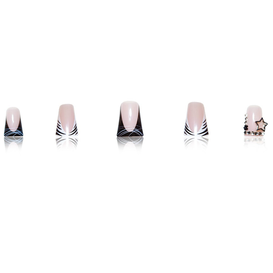 Glamouröse Strassakzent-Nagelerweiterungen Karnz