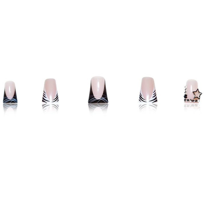 Glamouröse Strassakzent-Nagelerweiterungen Karnz