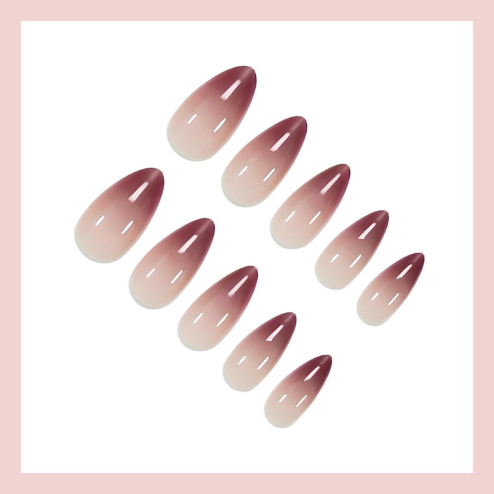 Kunstnagelset in stilvollem Ombre-Design Karnz