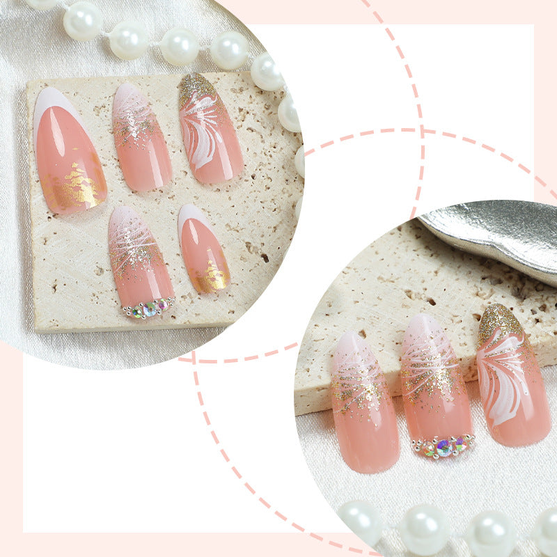 Kunstnagelset mit glamourösen Floral- und Glitzerverzierungen Karnz