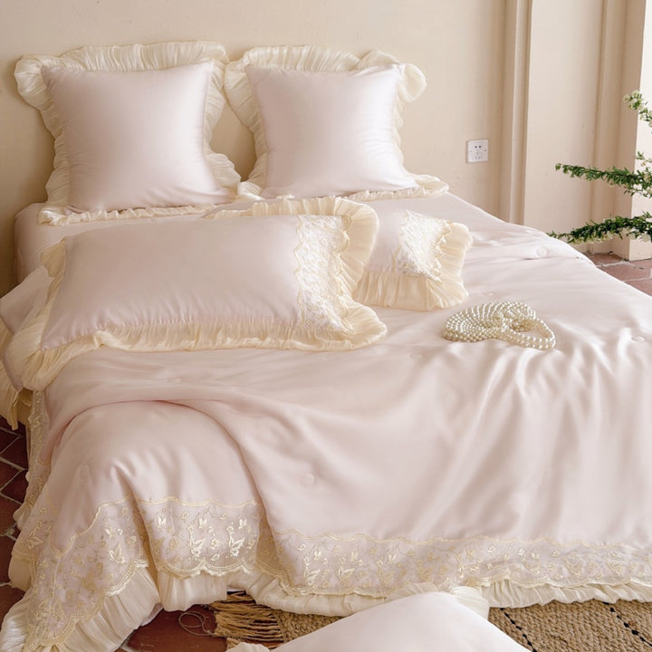 Luxuriöses Satin-Bettwäsche-Set mit Spitzen- und Rüschenverzierung