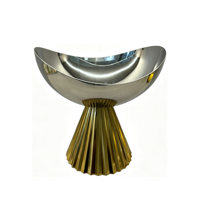 Elegante skulpturale metallische Mittelstück