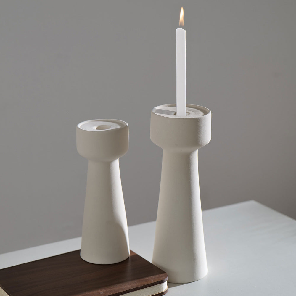 Moderner Minimalistischer Kerzenhalter aus Keramik