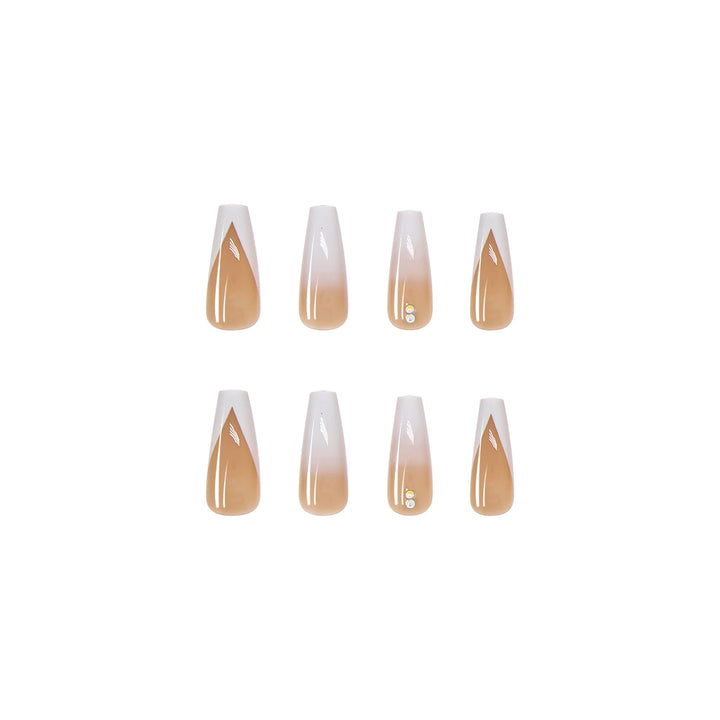 Elegante Kunstnagelspitzen mit eleganten Konturen Karnz
