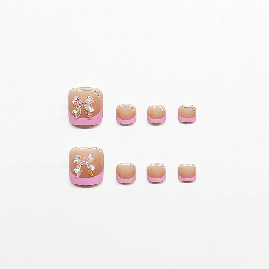 Fußnagelkunst-Set mit elegantem Design und Glitzerakzenten Karnz