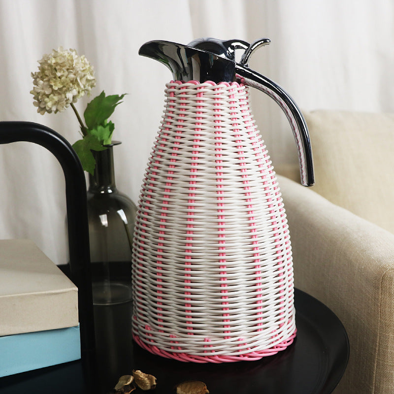 Stilvolle Wasserkaraffe mit geflochtenem Design Karnz