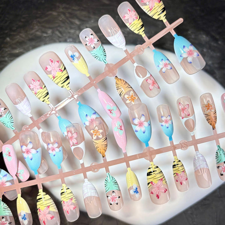 Dekoratives Blütenmotiv Nail Art Set zum Aufkleben