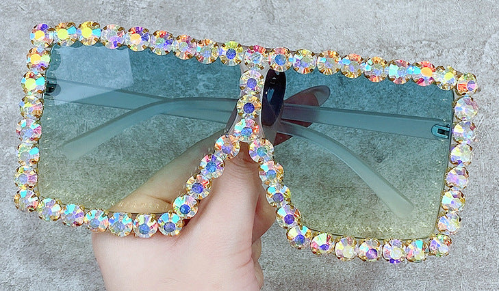 Damen modische Sonnenbrille mit Strassverzierung Karnz