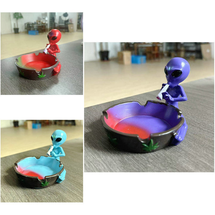 Abstrakte Aschenbecher Figur Karnz