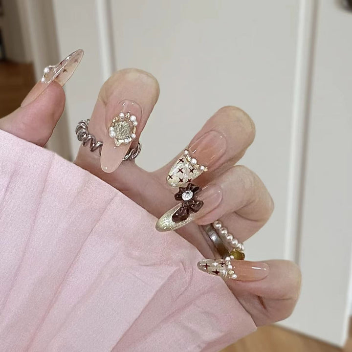 Luxuriöse dekorative Press-On Nagelkunst Karnz