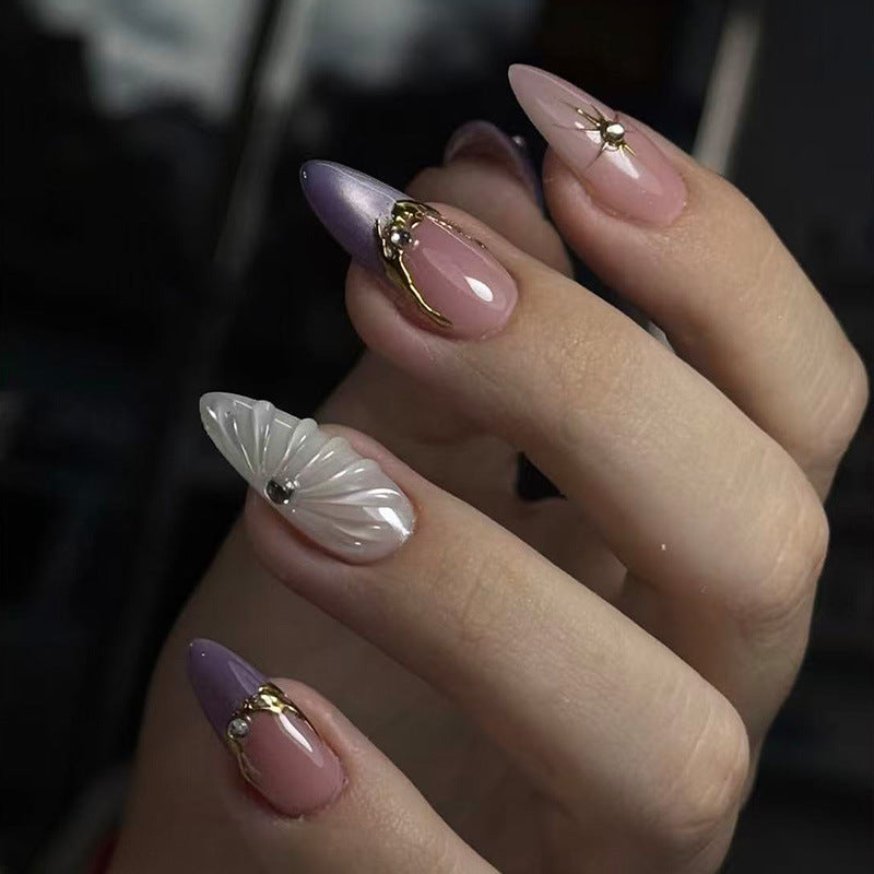 Elegante skulptierte Nagelkunst Karnz