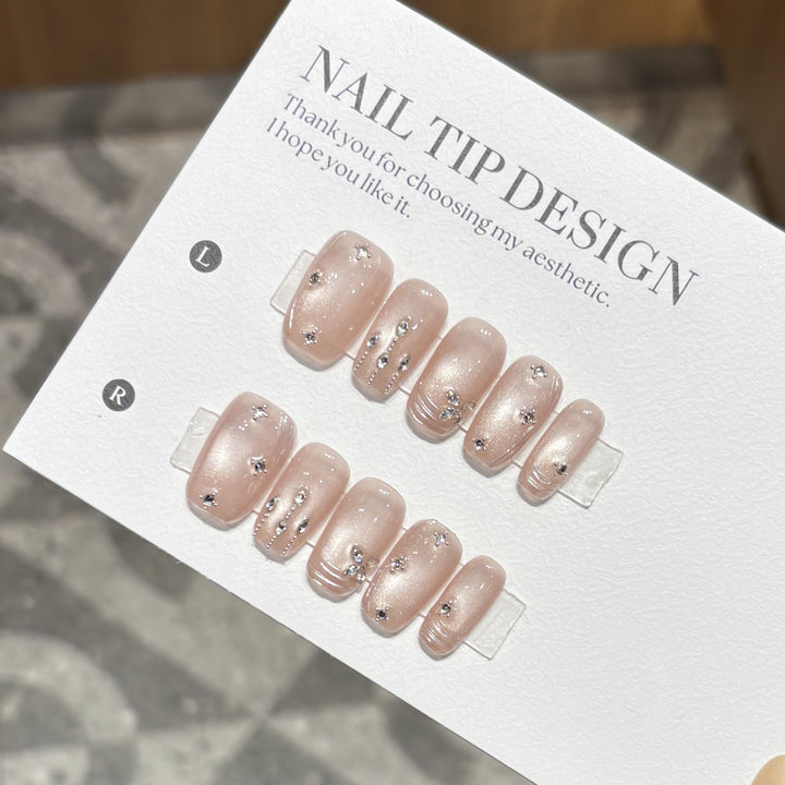 Kunstnägel mit Glamourösen Strass-Design Karnz