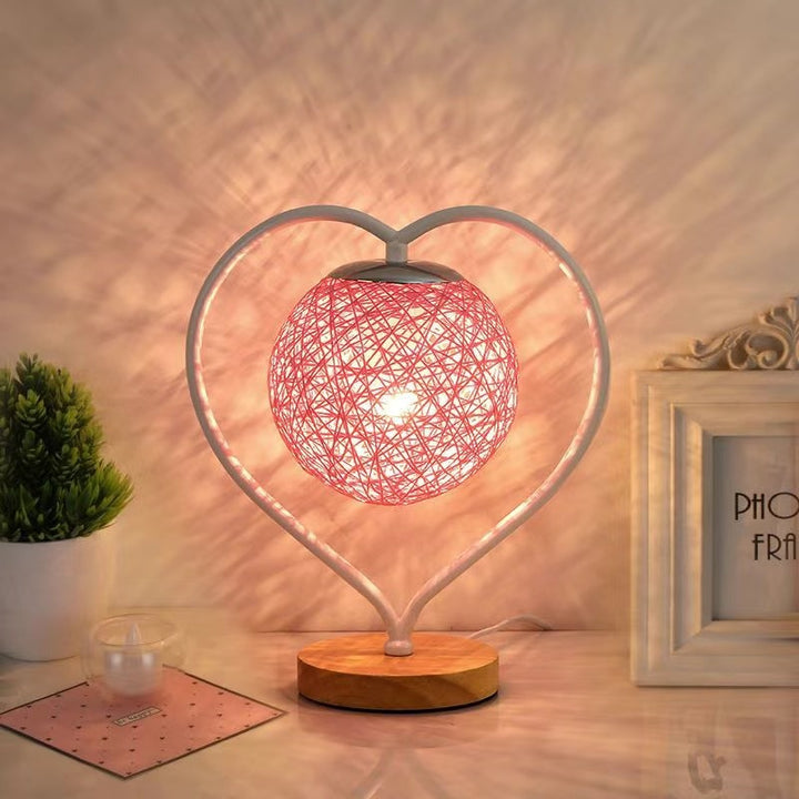 Herzförmige Tischlampe