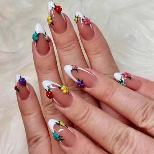 Kunstnagel-Set mit Floralem Design Karnz