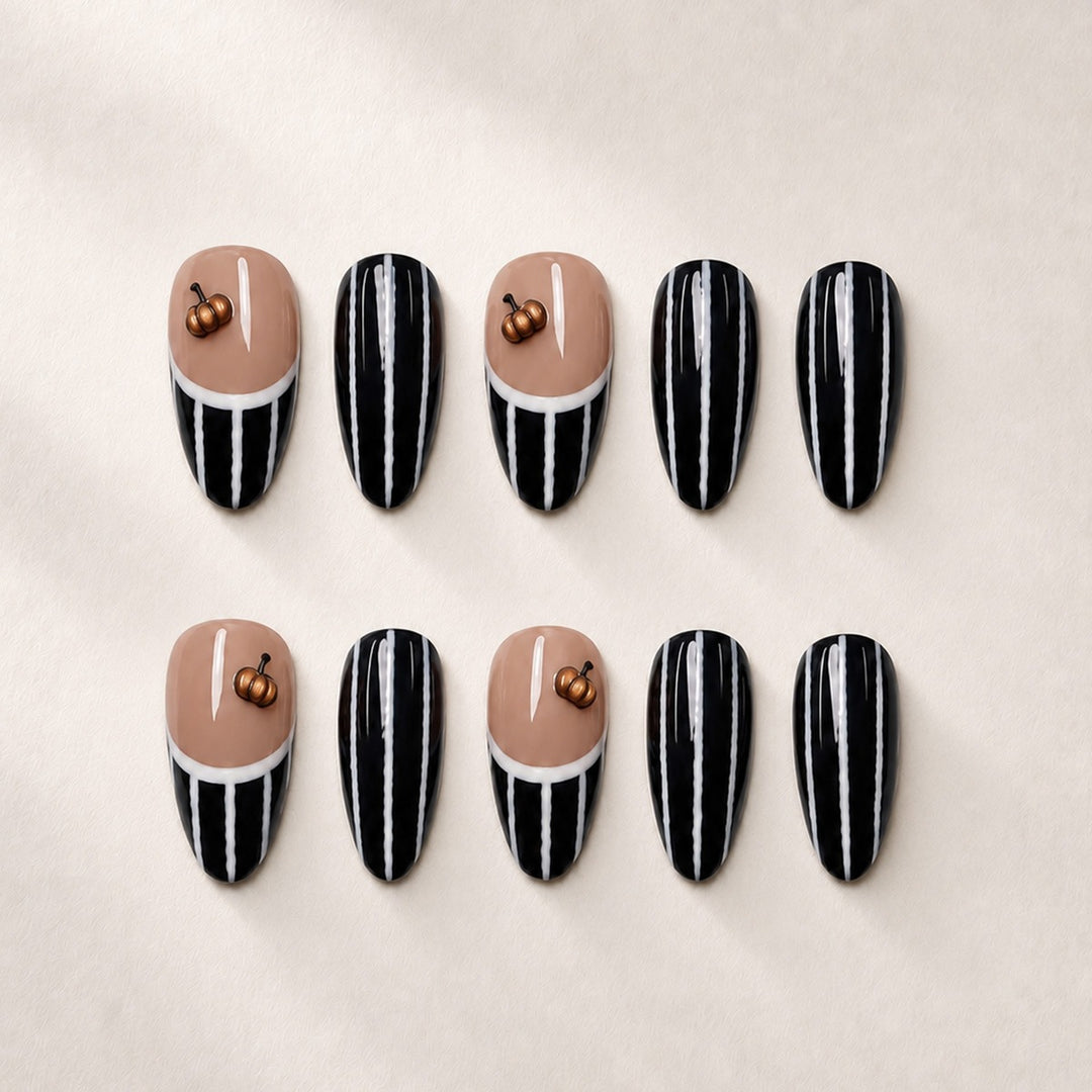 Kunstnagelset mit eleganten Zebra-Designs und kreativen Akzenten Karnz