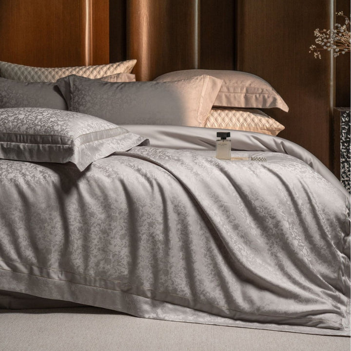 Luxuriöse Satin-Jacquard Bettwäsche-Garnitur mit feinem Damast-Ornament und Oxford-Kissen