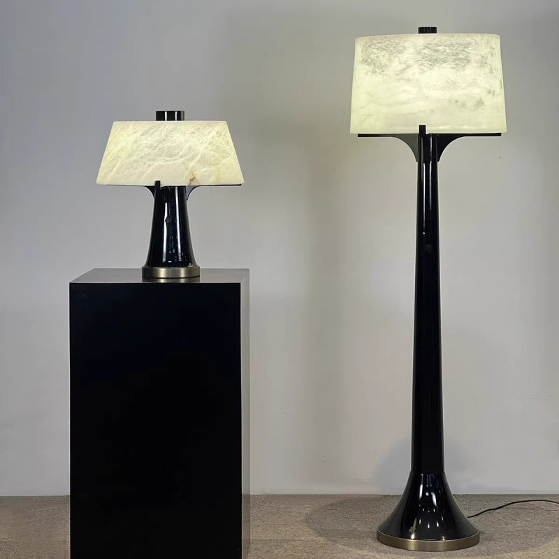 Moderne Alabaster-Basen Tischlampe