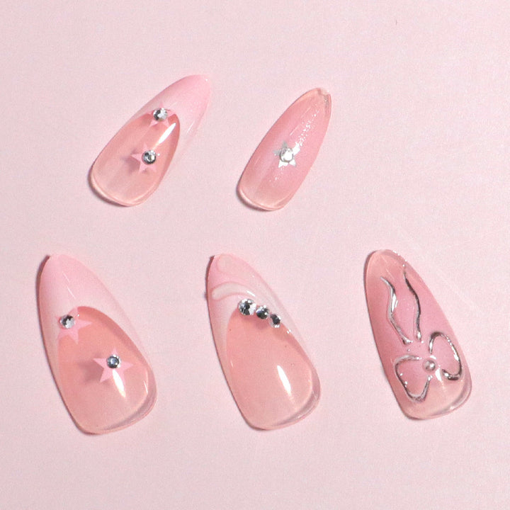 Stylische Acryl-Nagelkunst Karnz