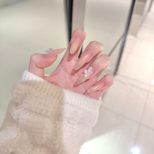 Dekorative Nagelkunst