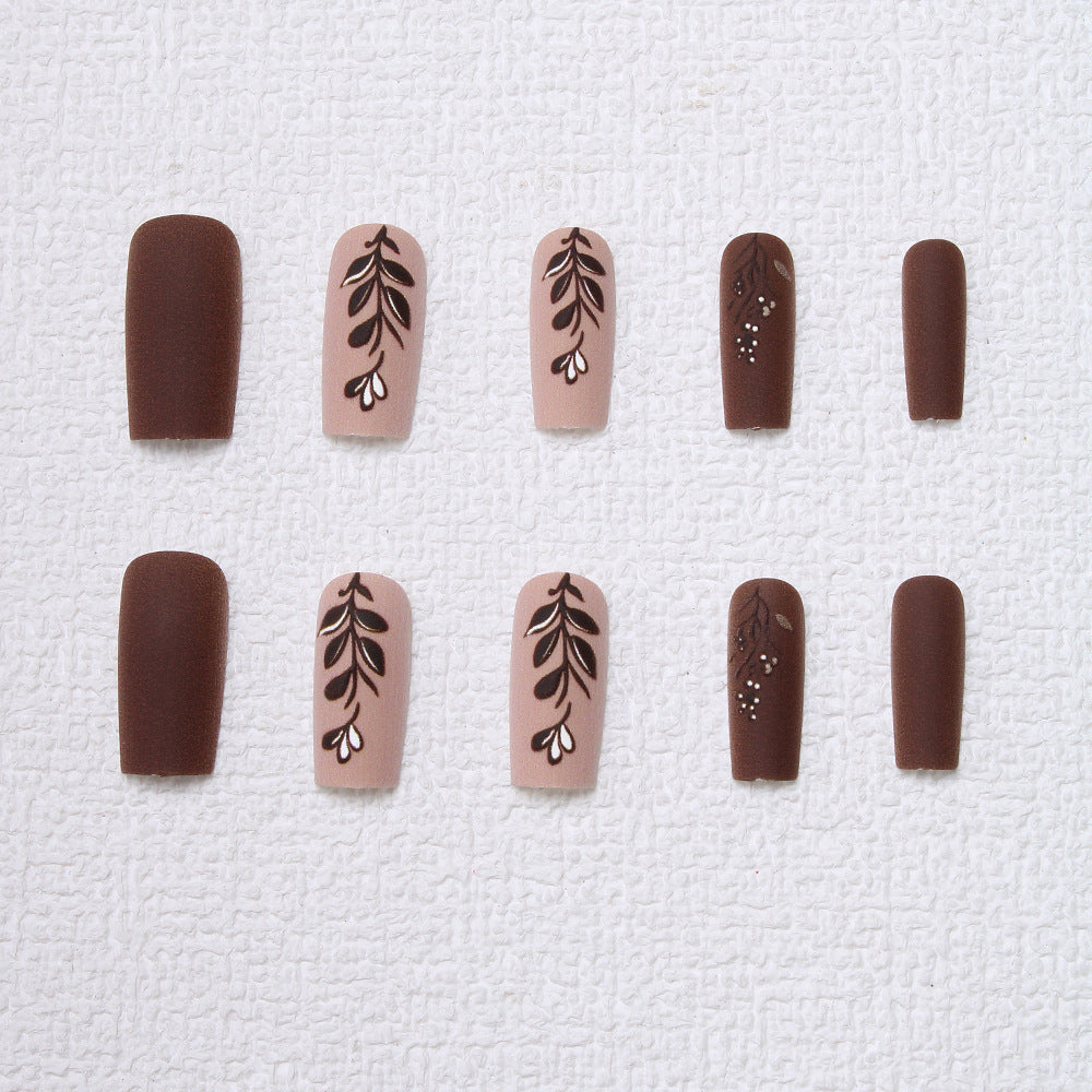 Elegante florale matte Press-On Nägel Karnz