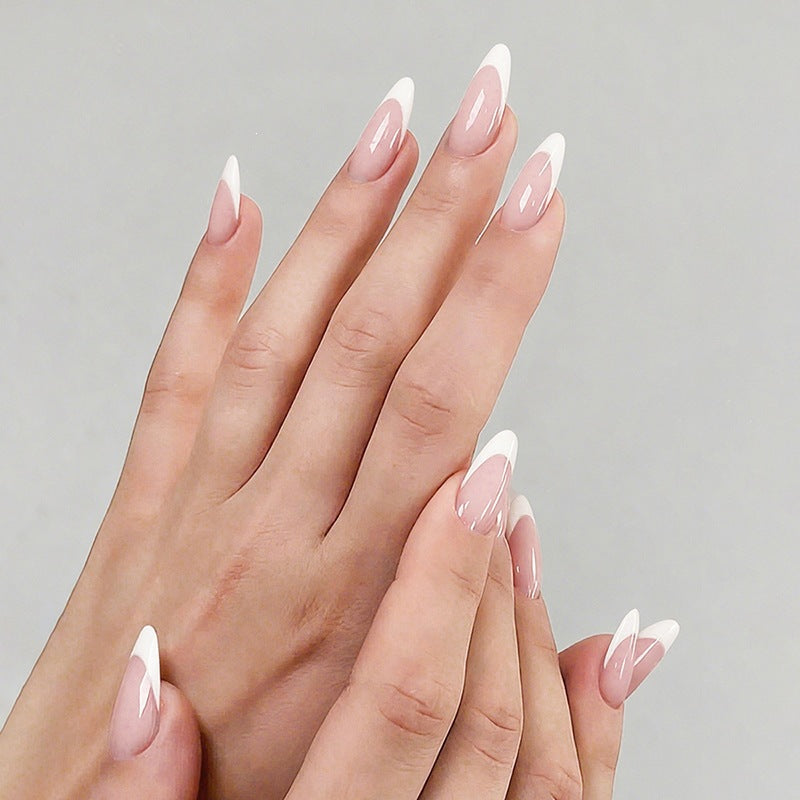 Glänzende und kreative Nagelkunst Karnz