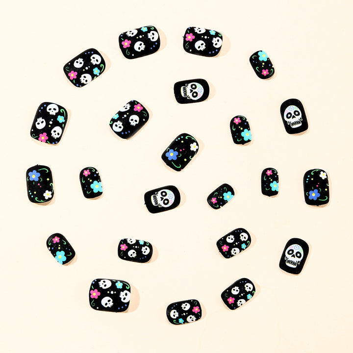 Künstlerische Halloween-Themen-Nagelkunst Karnz