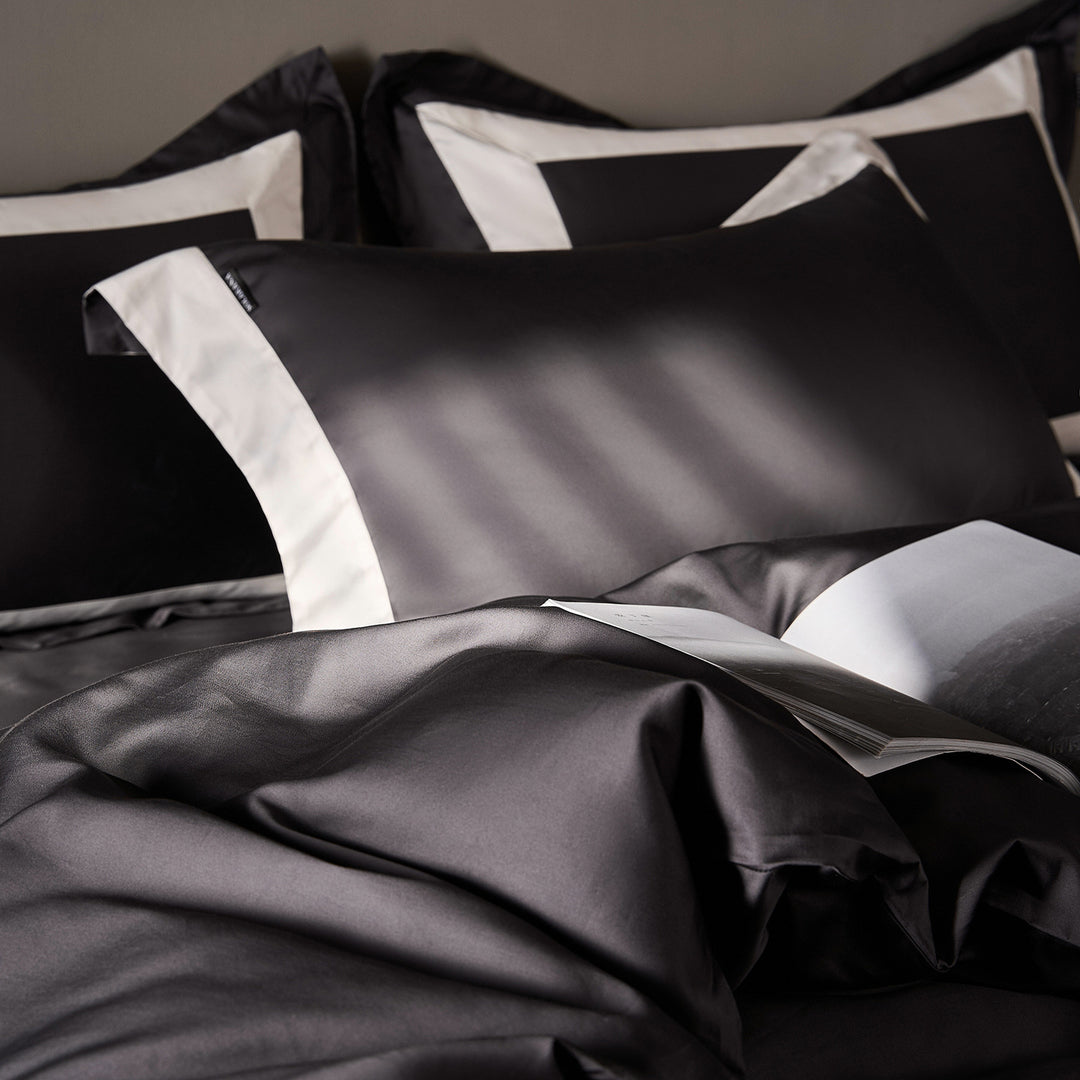 Seidiger Satin Bettbezug Set mit Kontrastbordüre