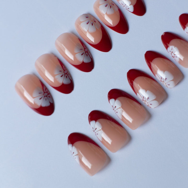 Künstlerische Blumen Französische Spitze Nagelkunst