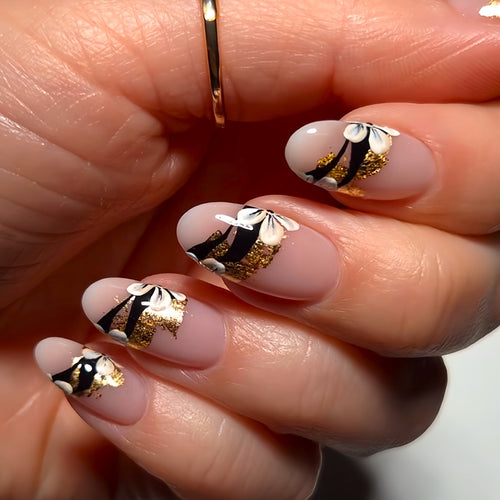 Künstlerische florale Gel Press-On Nägel Karnz