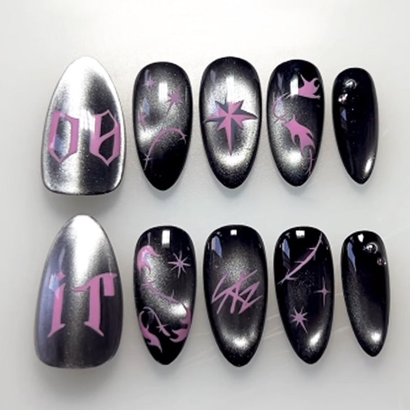 Künstlerisches Press-On-Nägel-Set mit schickem Gothic-Design Karnz