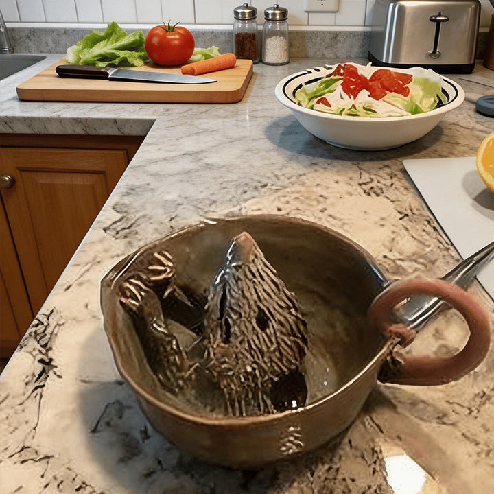 Dekorative Keramiktasse Karnz