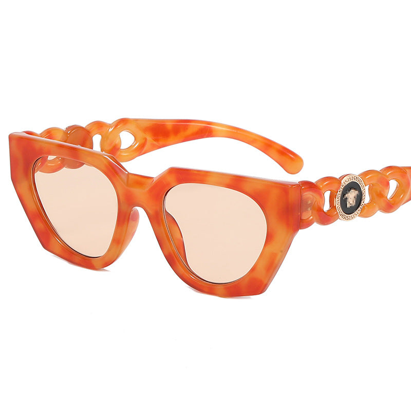 Damen modische Sonnenbrille mit extravagantem Design und luxuriösen Details Karnz