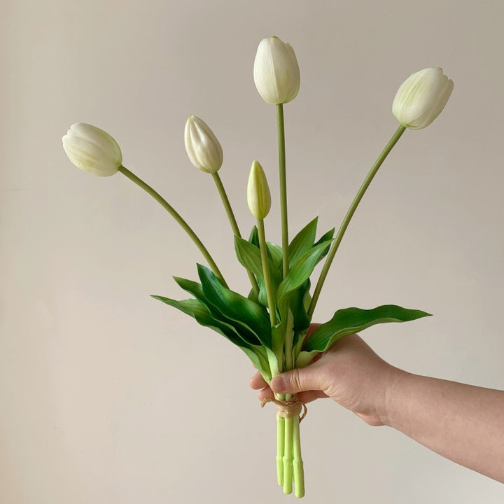 Elegante Kunst-Tulpenbouquet