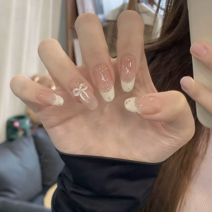 Künstlerische Nagelkunst